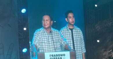 Prabowo minta pendukungnya tunggu hasil penghitungan dari KPU