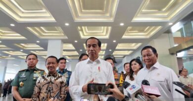 Jokowi sebut pertemuan dengan Surya Paloh untuk jadi "jembatan"