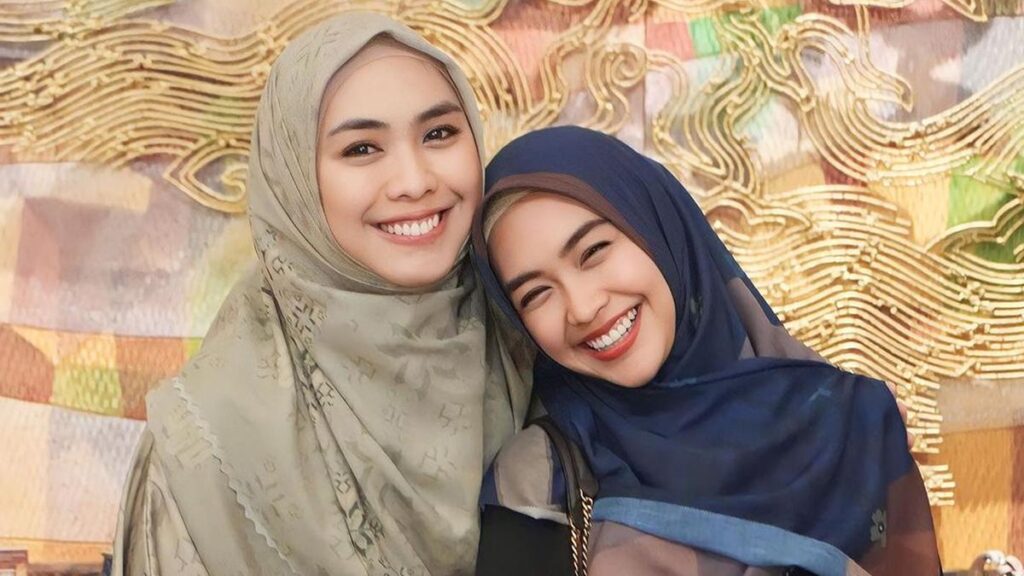 Menjadi Saksi Perceraian, Inilah Kebersamaan Oki Setiana Dewi dan Ria Ricis