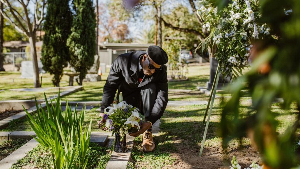 2 Doa Masuk Makam Waliyullah, Tata Cara dan Manfaat Membacanya