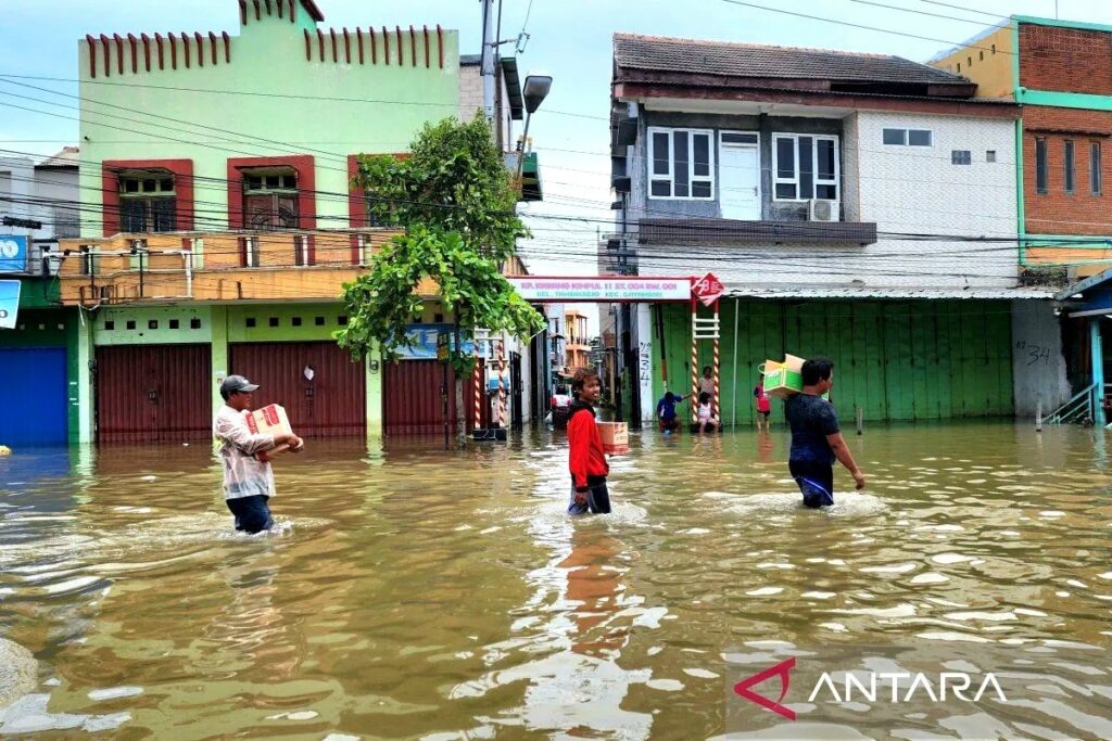 Kemarin, BMKG prakirakan cuaca ekstrem hingga penempatan jemaah haji