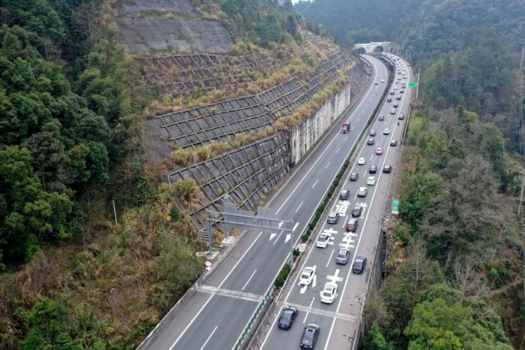 Perjalanan penumpang dan angkutan kargo China naik di awal tahun 2024