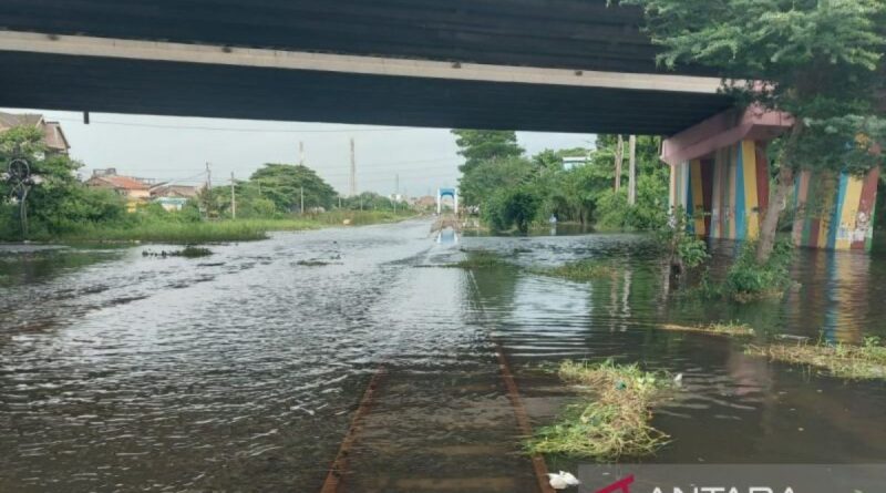 Jalur Stasiun Semarang Tawang hingga Alastua masih terendam banjir