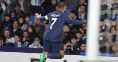 Sepuluh pemain PSG sukses amankan kemenangan 2-0 atas Marseille
