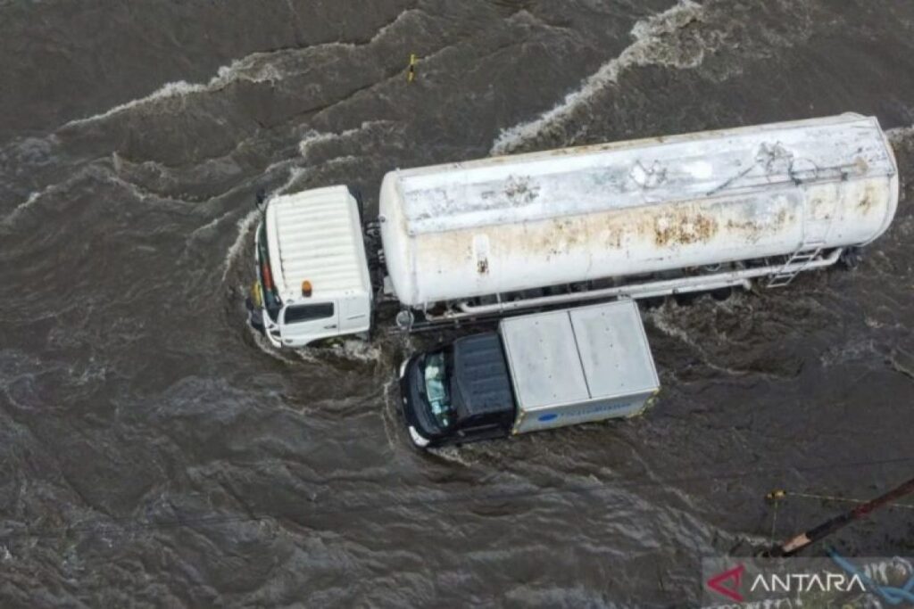 Pengeringan genangan banjir Demak-Kudus dikebut selesai tiga hari