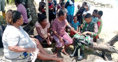 TNI gelar pemeriksaan kesehatan warga Papua karena minim faskes 