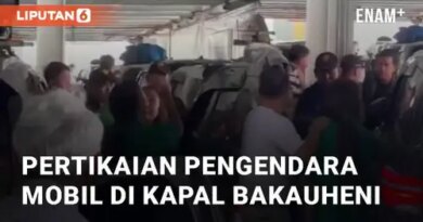 VIDEO: Detik-detik Pertikaian Pengendara Mobil di Kapal Bakauheni