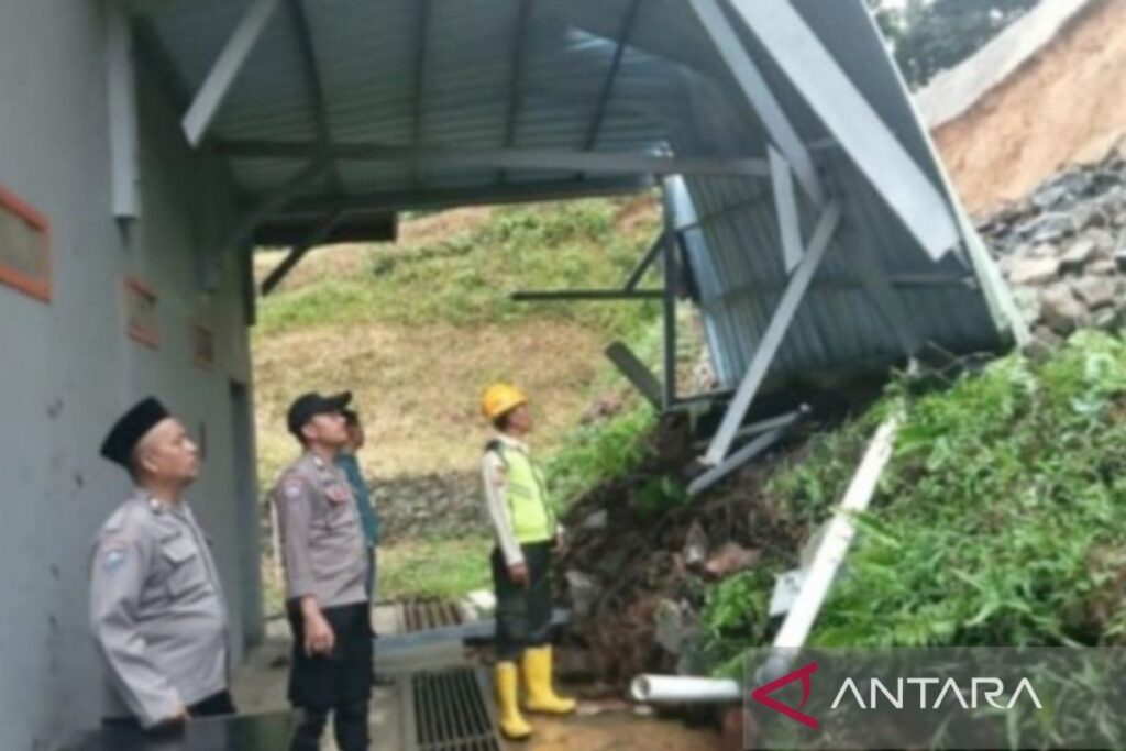 Polisi laporkan longsor di dekat gudang bahan peledak PT Antam Bogor