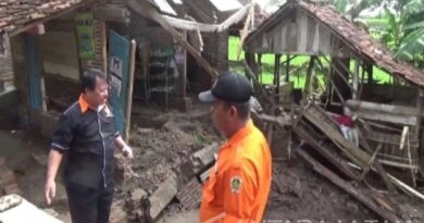 Banjir bandang terjang 53 rumah warga di Madiun, tak ada korban jiwa